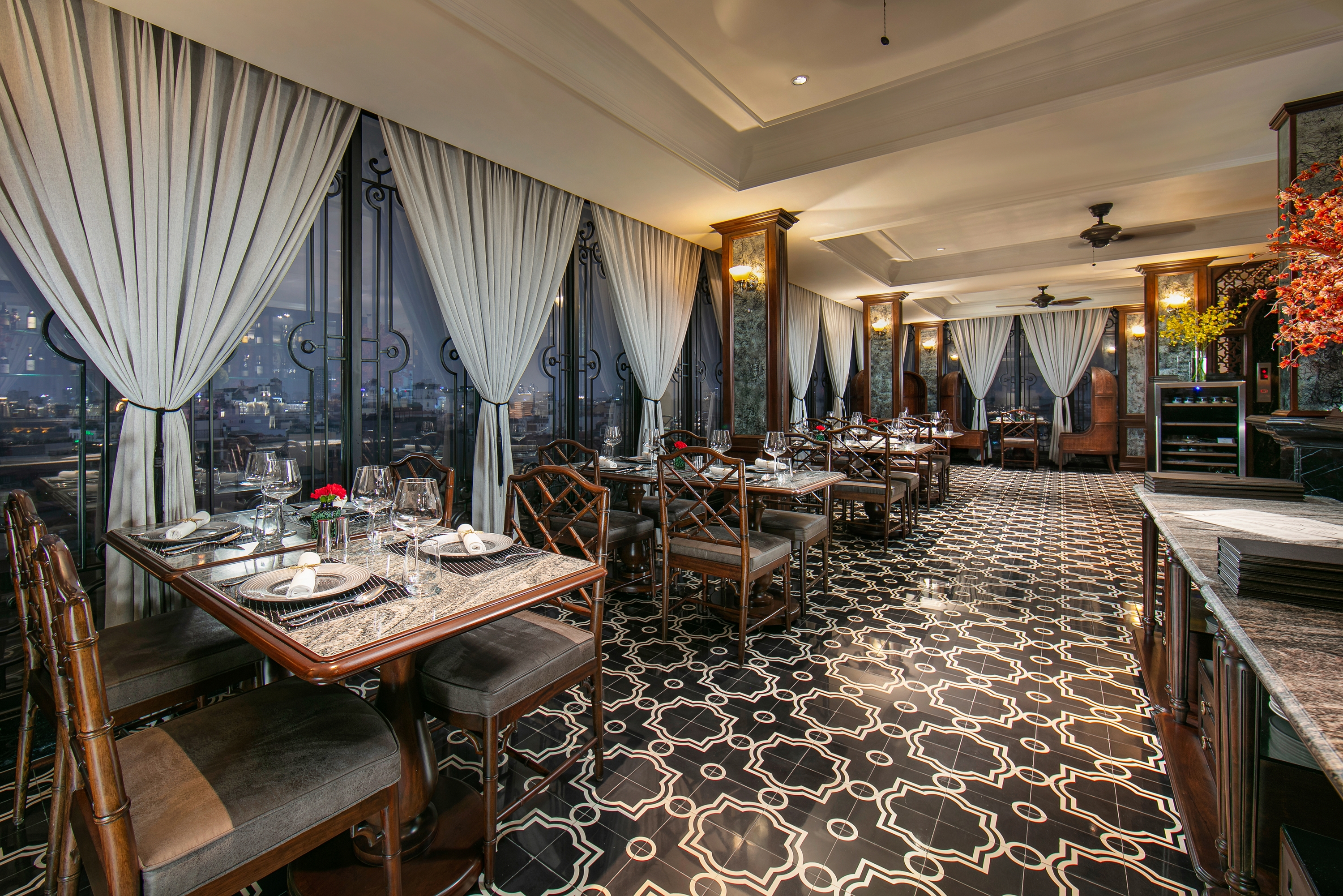 <b>The Bloom</b> Restaurant